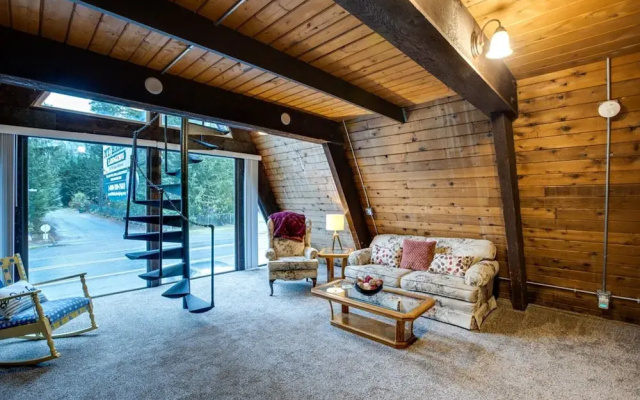 Mt Baker Lodging Ensuite 5 - Sleeps 2