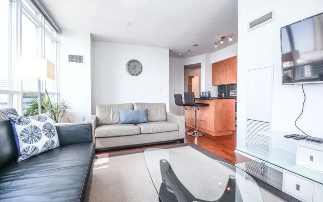 Sarkar Suites - Maple Leaf Square