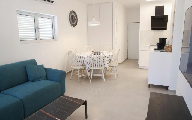 Bugrashov - charming, amazing & quiet 2 rooms