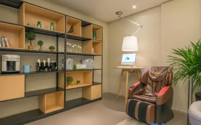 Homeinn Selected Hotel (Jinan Quancheng Road Daminghu)