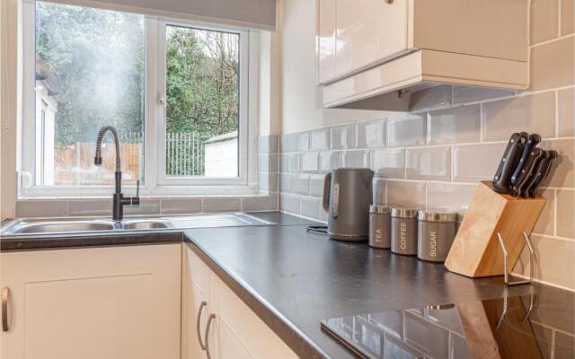 Beautiful 4 Bed House Worcester City Centre