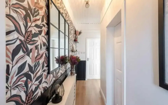 Luxury Entire Holiday Apartment - Self Checkin & Checkout