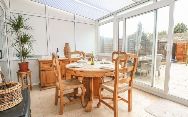 17 Coventry Close