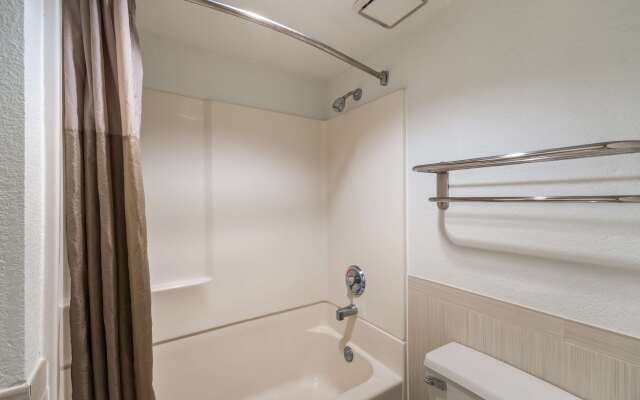 Motel 6 Houston, TX - Brookhollow