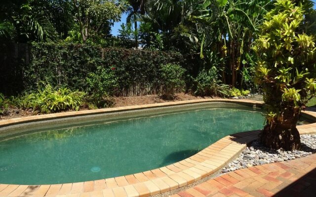 Palm Cove Holiday House