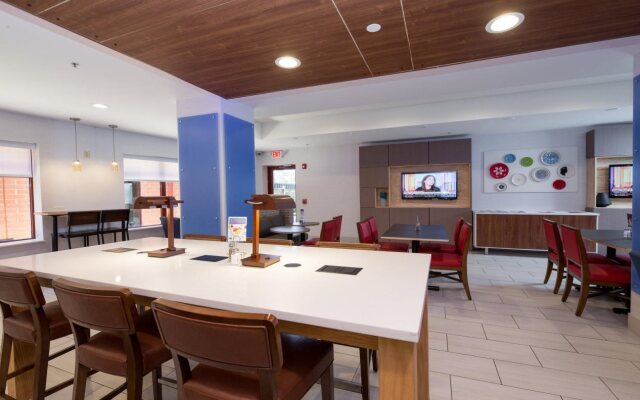 Holiday Inn Express Clinton by IHG