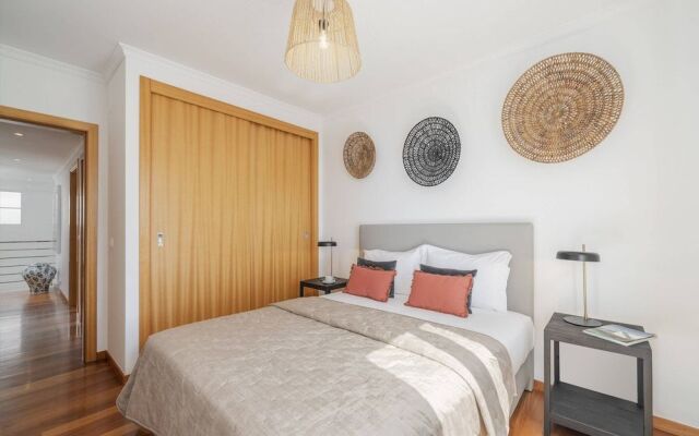 Duplex With sea and Mountain Views, Casa do Castelo
