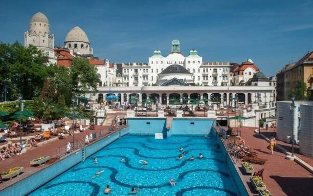 Paprika Apartment Grand