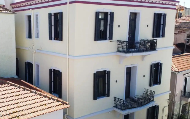 Oikia Classic House