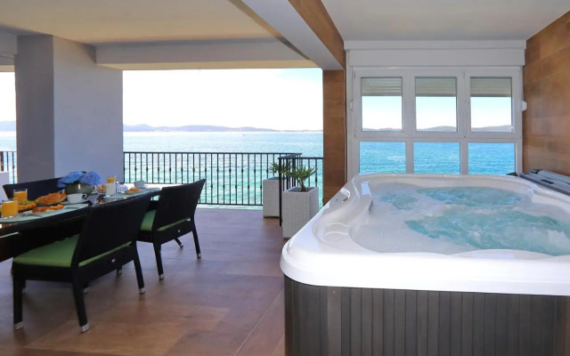 Aqua Cabana