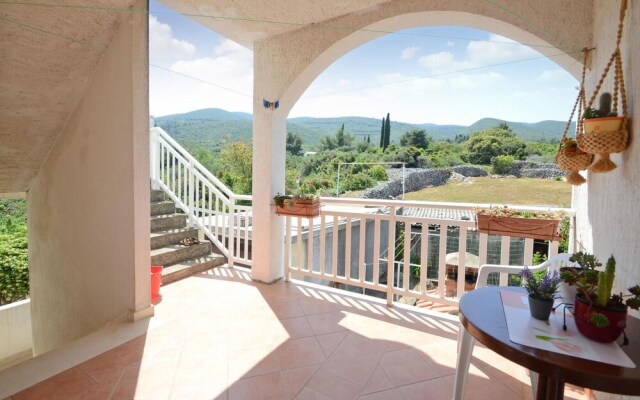 Amazing Apartment in Racisce With Wifi and 3 Bedrooms