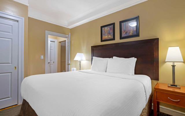 Best Western Plus Hospitality House