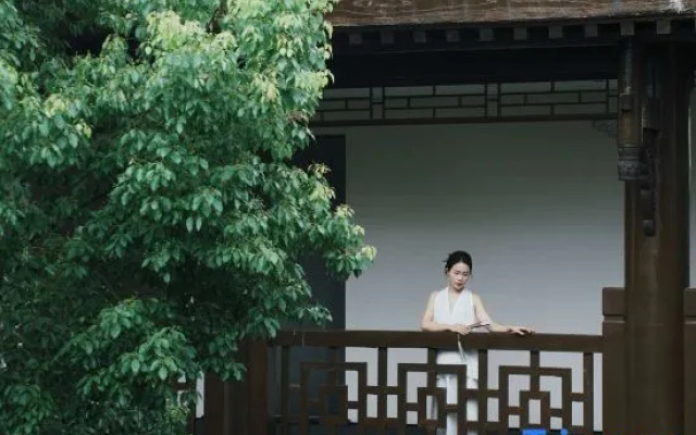Snowy&Sunny 【Lakeside  Chinese Garden Holiday Resort 】 – People – Changsha