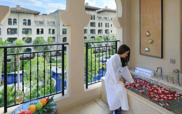 Wyndham Grand Plaza Royale Hainan Longmu Bay
