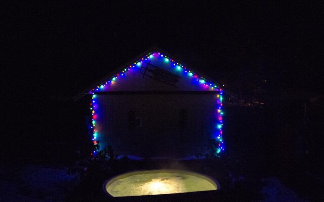 Whittaker's Motel & Historic Bunkhouse