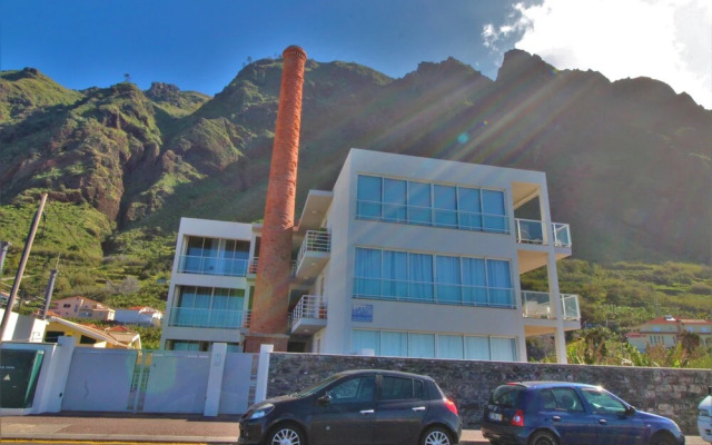 Paul do Mar Charming Apartment T2