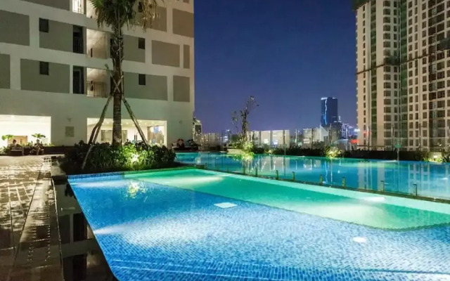 Deluxe Apartment with City Central View
