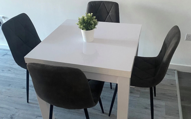 1br-sleeps3-parking-nearcitycentre-shoppingcentre