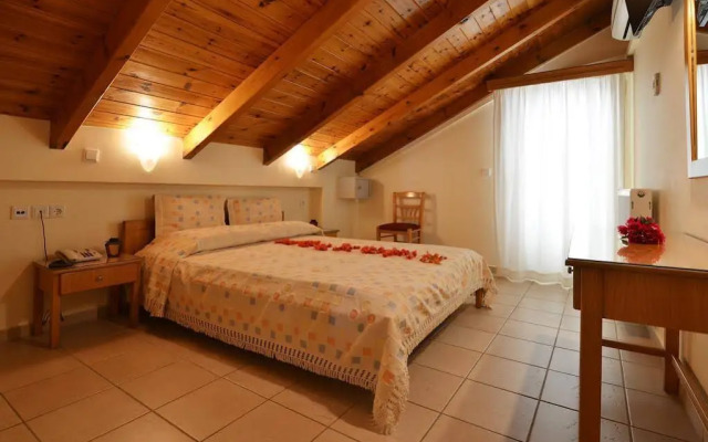 Brati II Beach Hotel