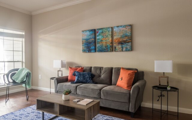 Modern Downtown Apartments by Frontdesk