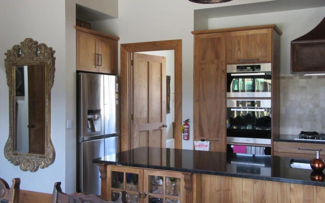 Redwood Valley B & B