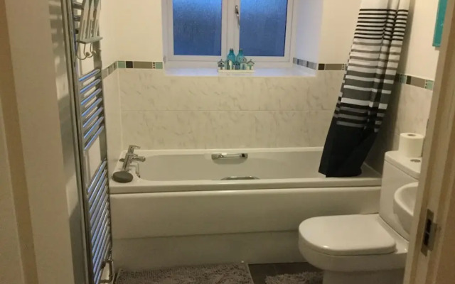 Two Bedroom Apartment in Basildon