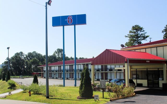 Motel 6 Cleveland, TN