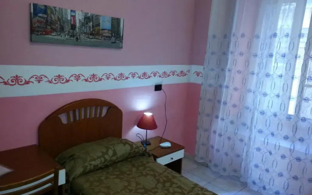 Roxena House