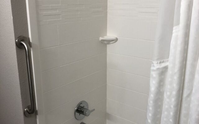 Garner Hotel Longview South by IHG