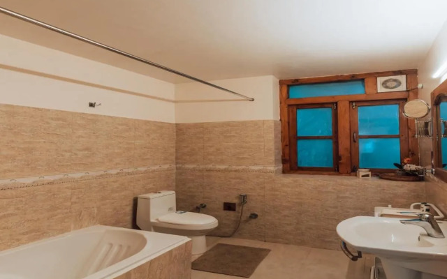 Saffronstays Sunglade