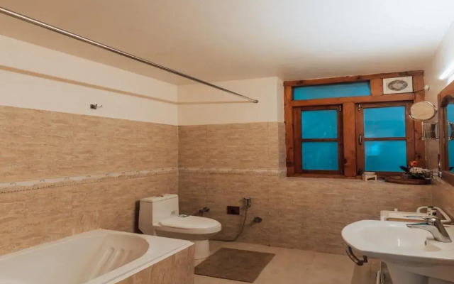 Saffronstays Sunglade