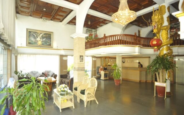 Silver Swan Hotel
