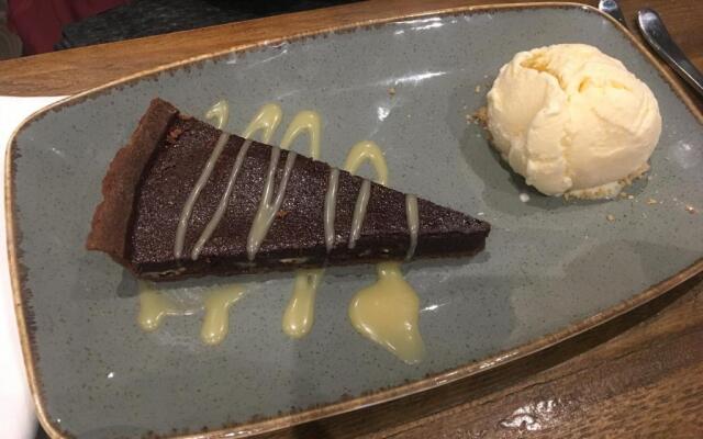 Stonecross Manor Hotel