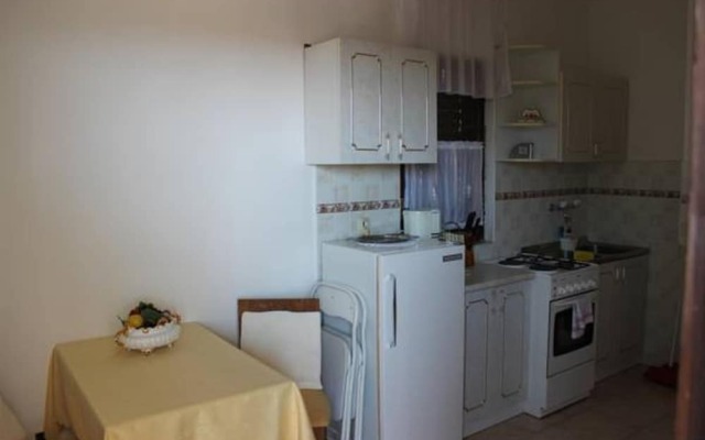 Sunny Hill Apartments