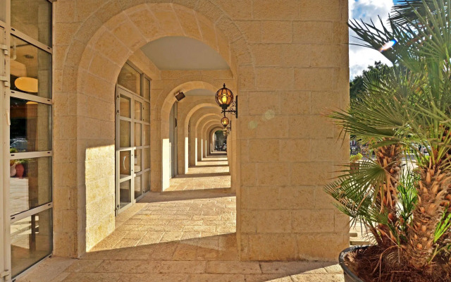 Ruth Daniel Residence