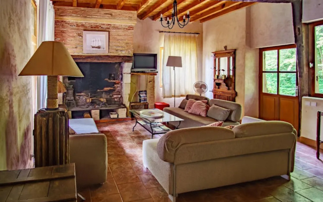 Villa With 4 Bedrooms in Saint-laurent-des-hommes, With Private Pool,