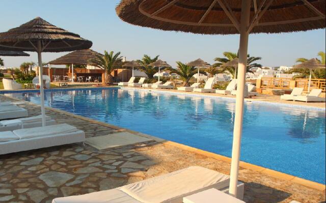 Koufonisia Hotel & Resort