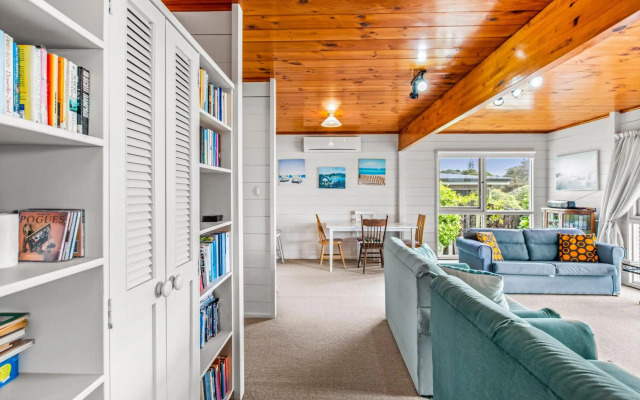 Bay Vista Views - Raglan Holiday Home