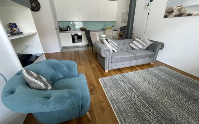 Cozy Coastal Apartment