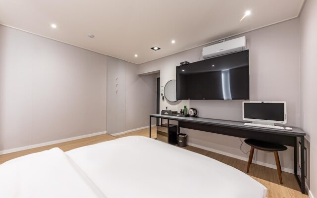 Pohang Yeongildae Venetian