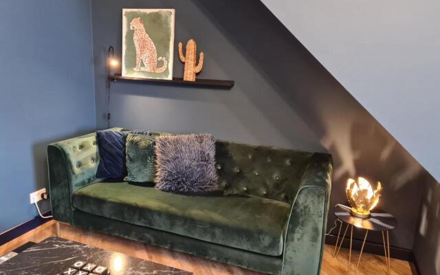 Stunning 2 bed house near coastal path/lake/beach