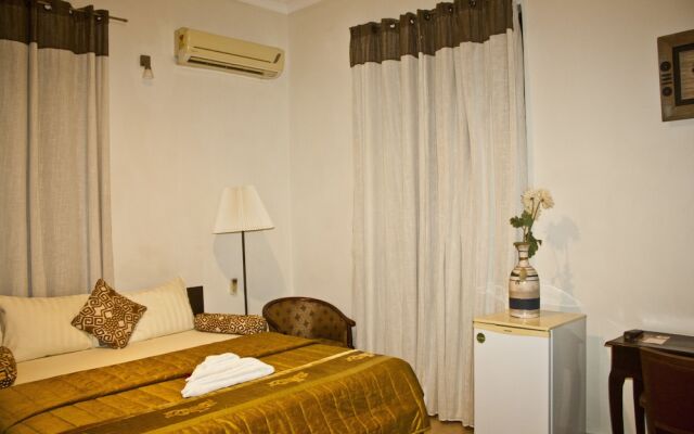 Palisades Guest House