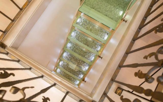 Royal Apartment Damida