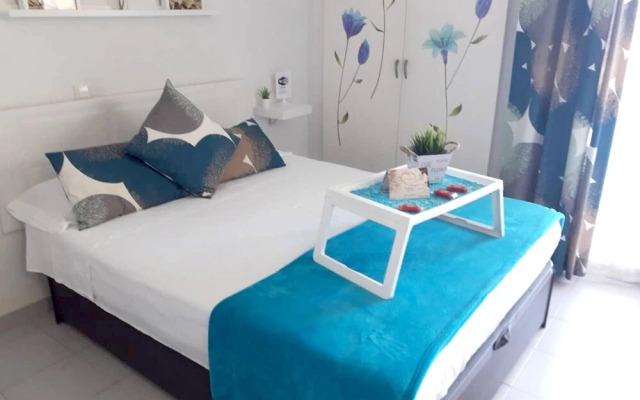 Studio in Benalmádena, With Wonderful sea View, Shared Pool, Balcony