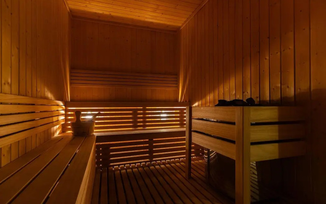 1 BR With Stunning 180 Marina View