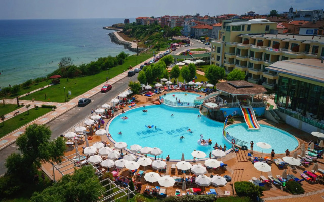 Perla Beach Hotel III