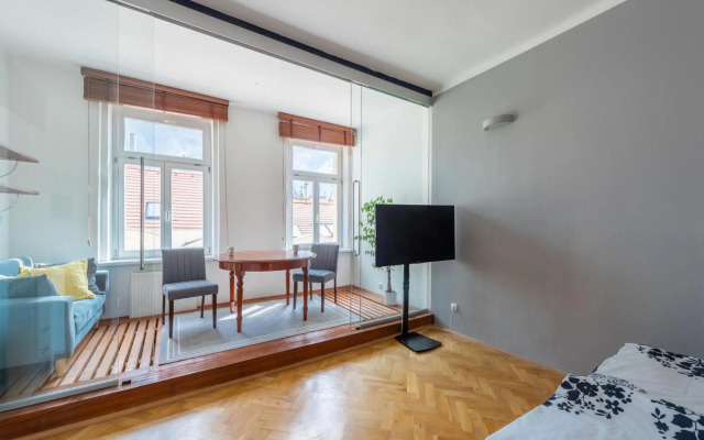 Modern apartment few steps from centre