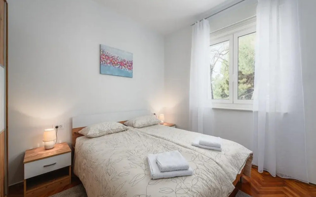 Pretty Apartment Near Golf Course