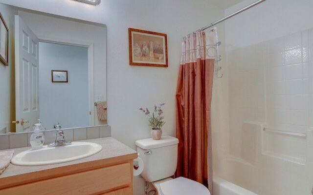 Amber Sunset 3 Bedroom Home by RedAwning