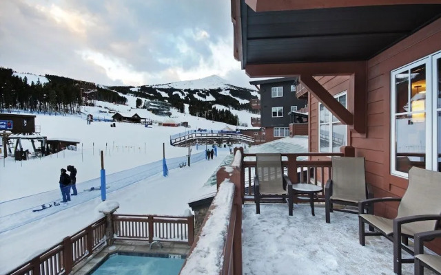 One Ski Hill Place S8309